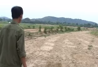 Anh Bình tình nguyện hiến trên 400m2 để xóm mở đường
