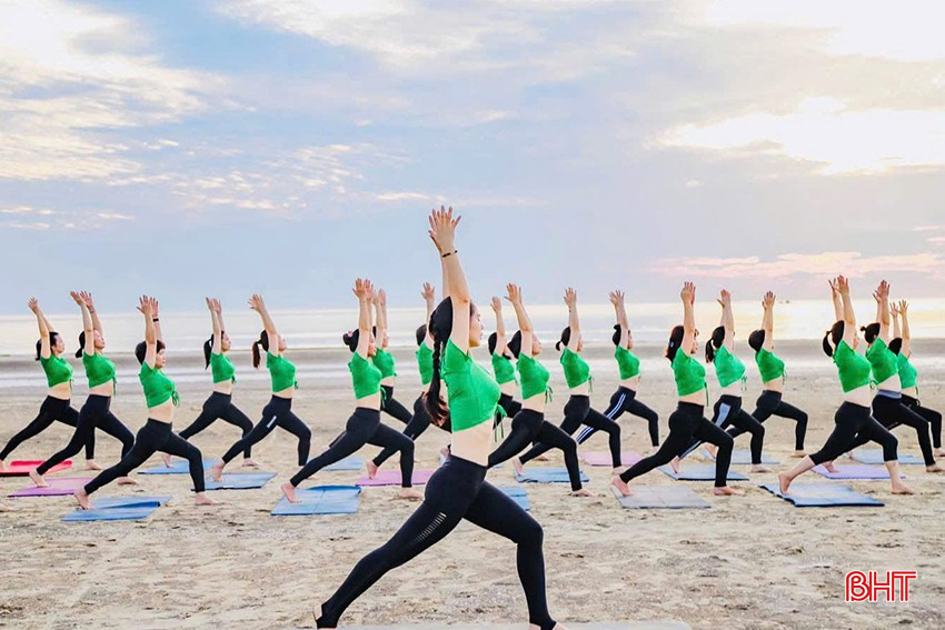 bqbht_br_nhieu-nguoi-tre-lua-chon-yoga-de-luyen-tap-ren-luyen-suc-khoe1.jpg