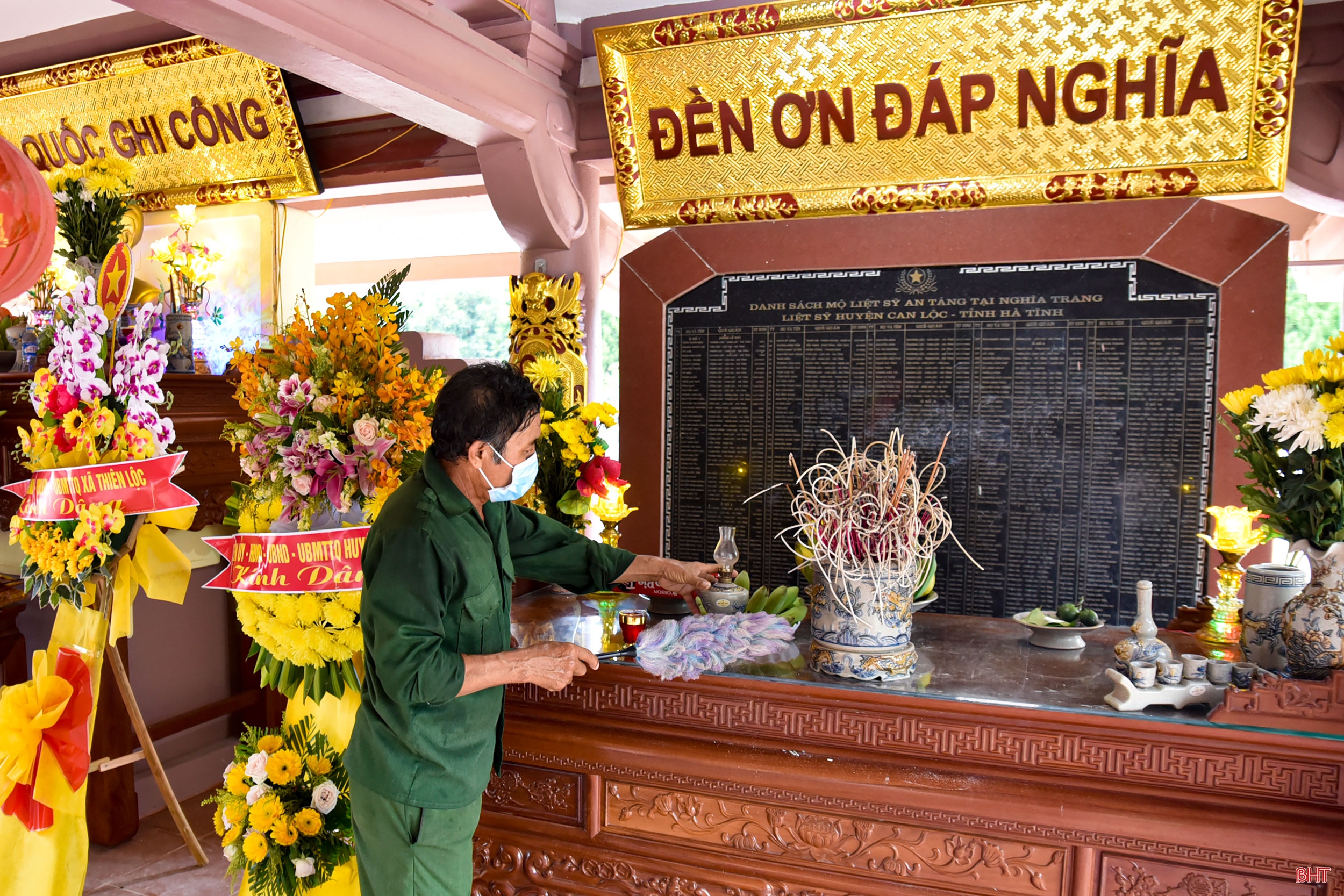 2 thế hệ trong một gia đình “canh giấc ngủ” cho các liệt sỹ ở Hà Tĩnh