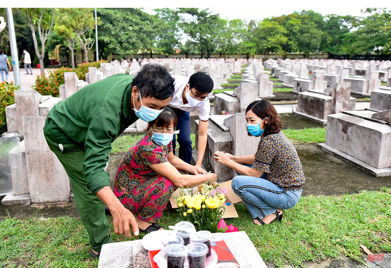 2 thế hệ trong một gia đình “canh giấc ngủ” cho các liệt sỹ ở Hà Tĩnh