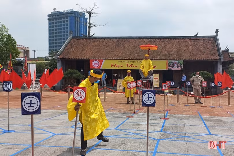 Kỳ thủ Nguyễn Đình Báu giành ngôi vị quán quân giải cờ thẻ TP Hà Tĩnh 2022