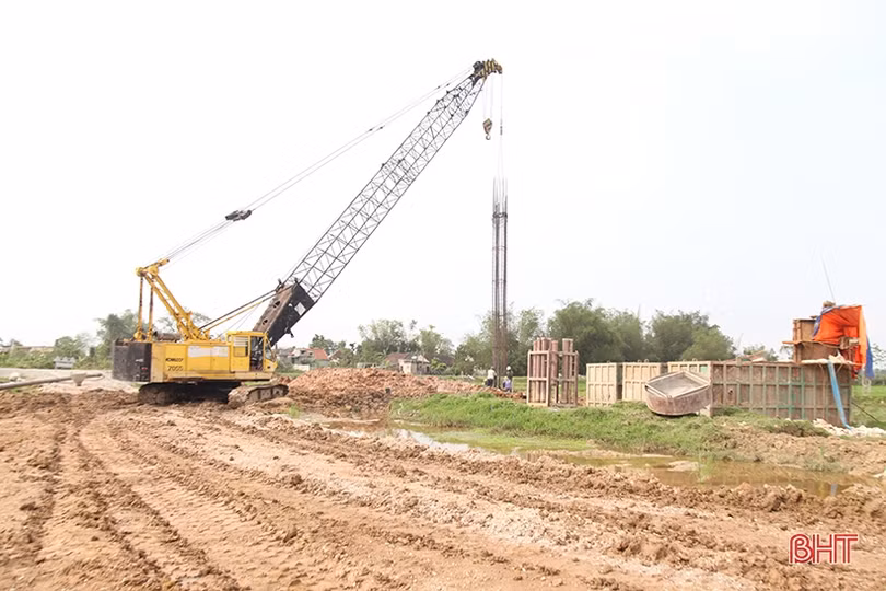 Nỗ lực đẩy nhanh tiến độ thi công cao tốc Bắc Nam đoạn qua Hà Tĩnh