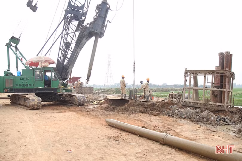 Nỗ lực đẩy nhanh tiến độ thi công cao tốc Bắc Nam đoạn qua Hà Tĩnh