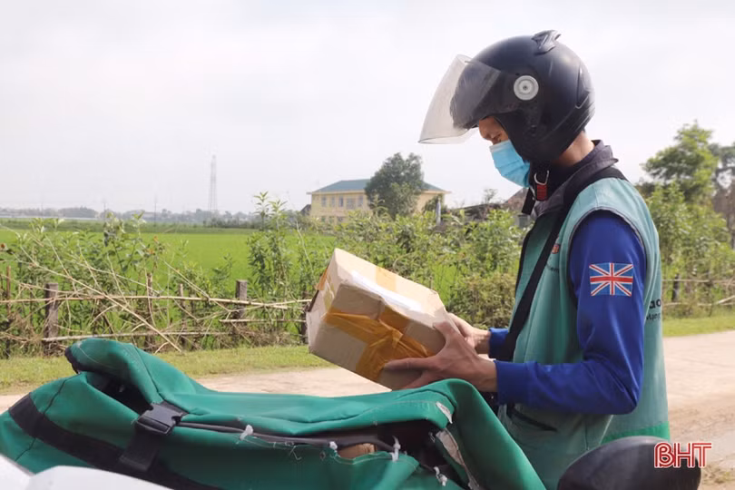 Shipper Hà Tĩnh chật vật mưu sinh khi giá xăng “neo” cao