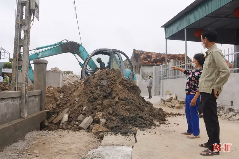 Cụ bà 2 lần hiến đất mở đường ở xã ven biển Hà Tĩnh