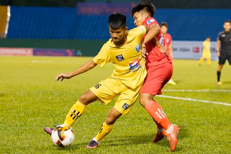 Cầu thủ người Hà Tĩnh cùng U17 Việt Nam tập huấn tại Đức
