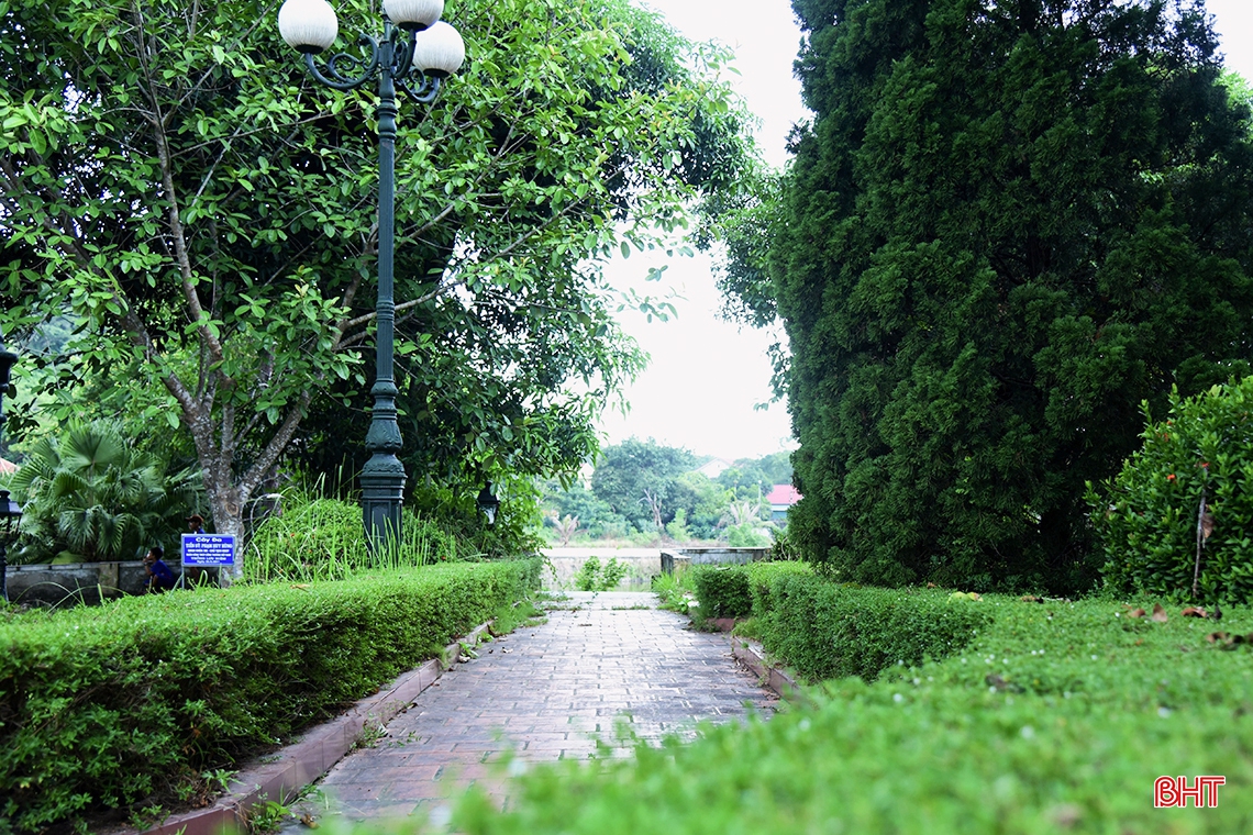 Thăm Khu di tích Tổng Bí thư đầu tiên của Đảng