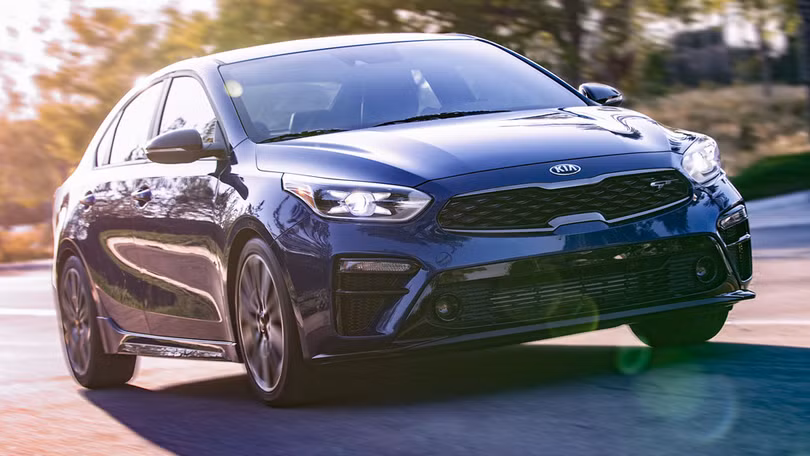 Kia Cerato GT ra mắt, trẻ trung và mạnh mẽ hơn