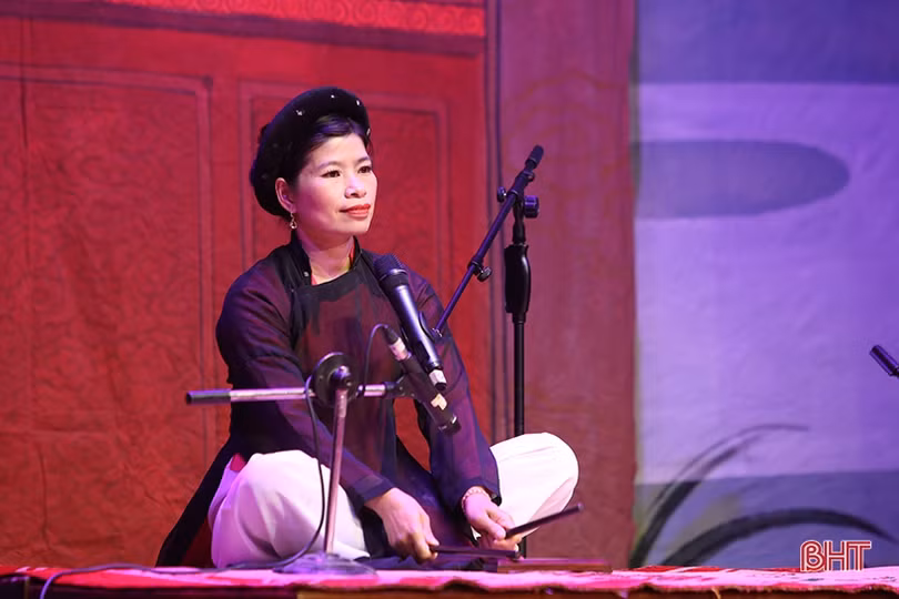 Tiếng ca thanh thoát, giọt đàn lắng sâu
