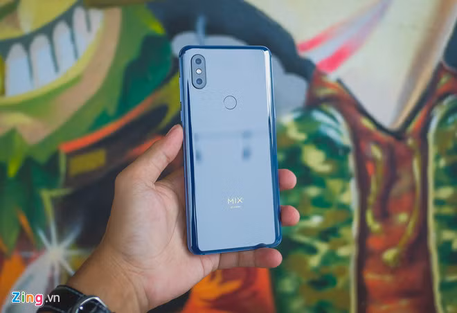 Smartphone RAM 10 GB đầu tiên ra mắt tại Việt Nam