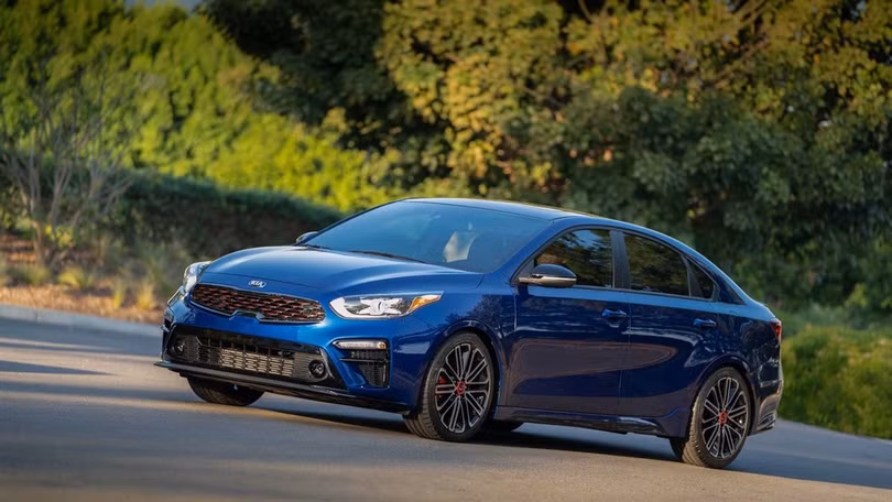 Kia Cerato GT ra mắt, trẻ trung và mạnh mẽ hơn