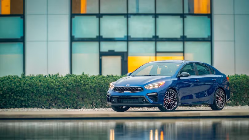 Kia Cerato GT ra mắt, trẻ trung và mạnh mẽ hơn