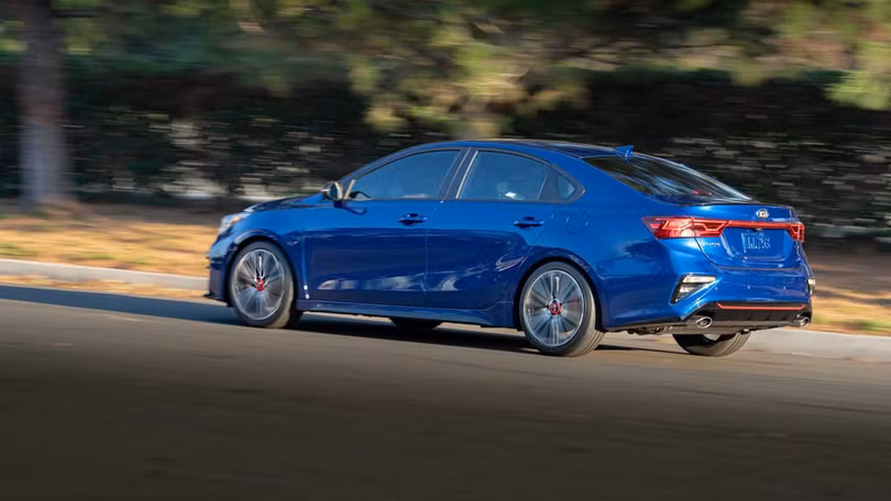 Kia Cerato GT ra mắt, trẻ trung và mạnh mẽ hơn