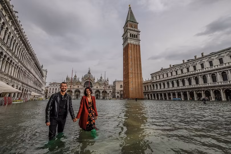 Thủy triều dâng cao, 3/4 diện tích thành phố Venice chìm trong biển nước