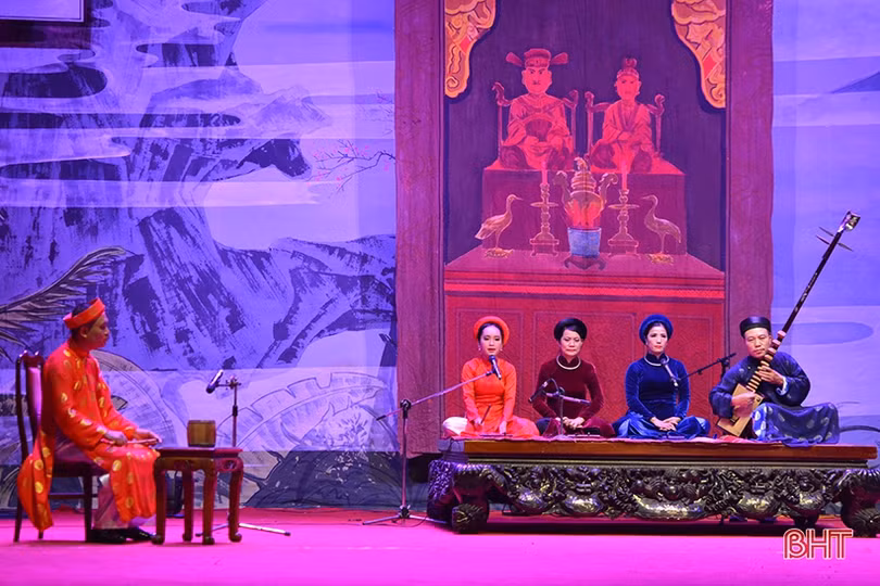 Tiếng ca thanh thoát, giọt đàn lắng sâu