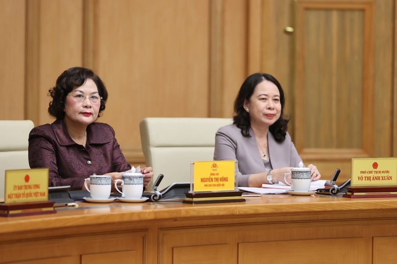 Phó Chủ tịch nước Võ Thị Ánh Xuân và Phó Chủ tịch Quốc hội Nguyễn Thị Hồng tham dự phiên họp - Ảnh: VGP/Nhật Bắc