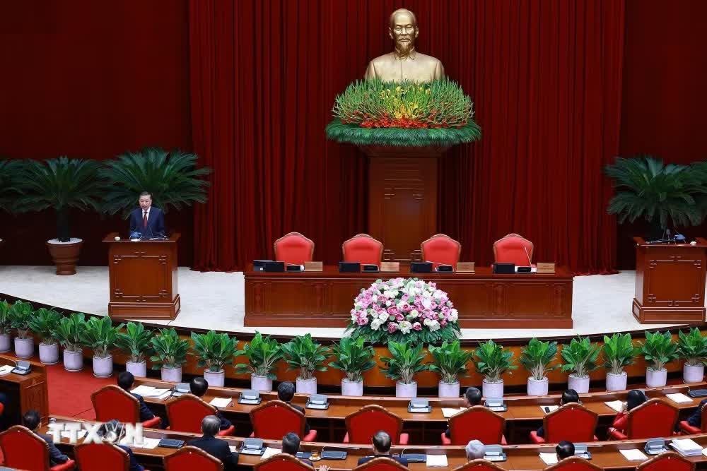 Tổng Bí thư, Chủ tịch nước Tô Lâm phát biểu bế mạc Hội nghị lần thứ ba Ban Chấp hành Trung ương Đảng khoá XIV. (Ảnh: Dương Giang/TTXVN)