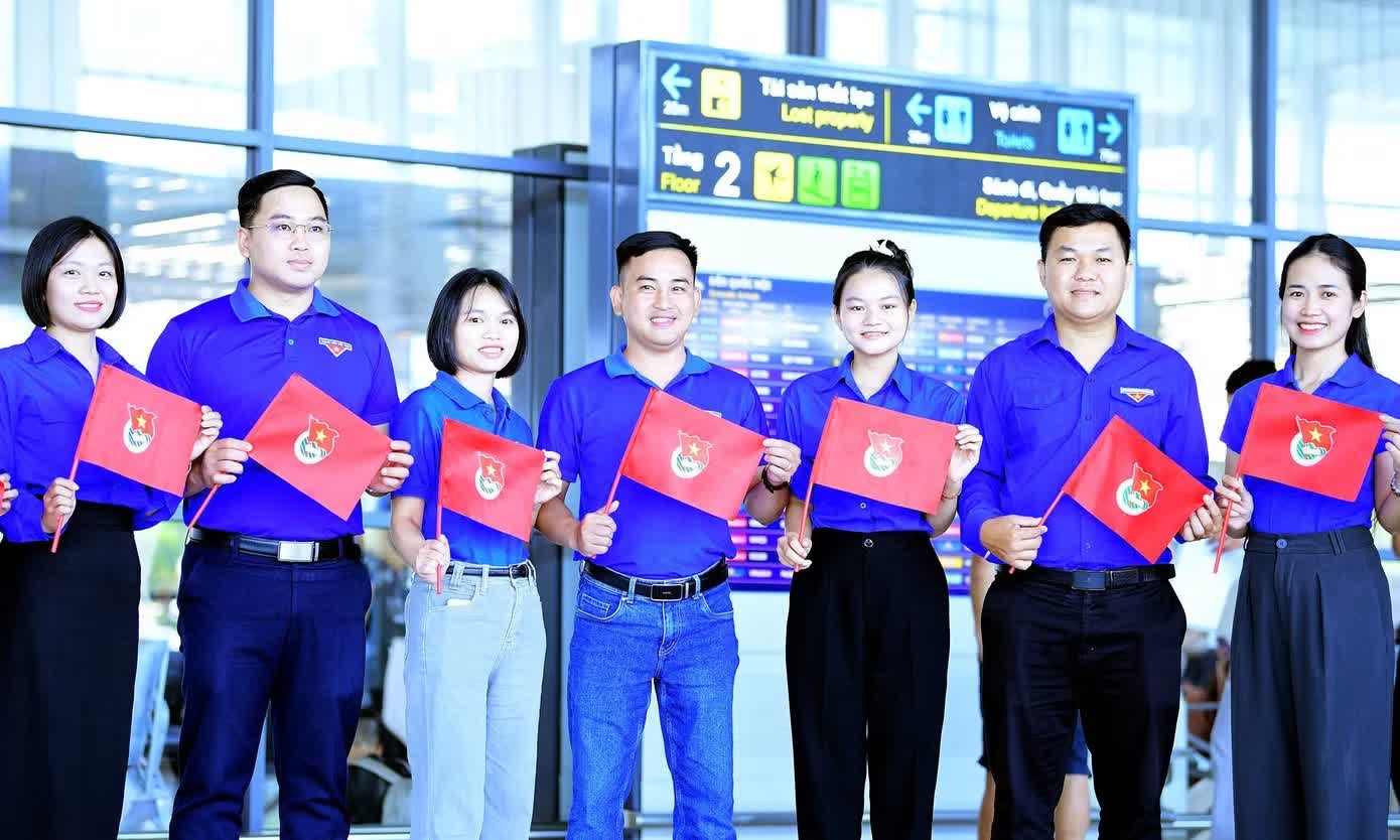 Đại biểu tề tựu về Thủ đô Hà Nội tham dự Đại hội Đoàn toàn quốc lần thứ XIII. Ảnh: Xuân Tùng