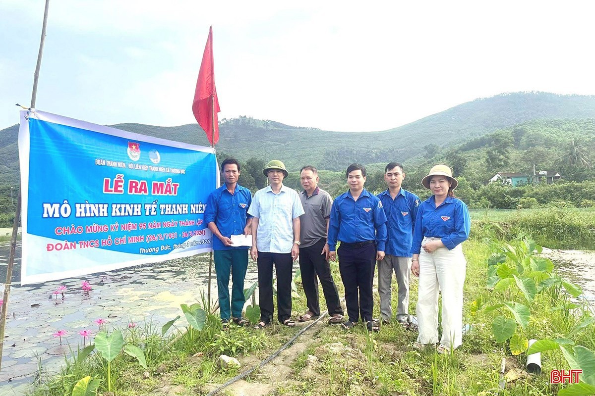 doan-xa-thuong-duc-ra-mat-mo-hinh-nuoi-oc-buou-den-ket-hop-trong-cay-an-qua-cua-anh-le-cong-cuong-chi-doan-thon-huong-giang.jpg