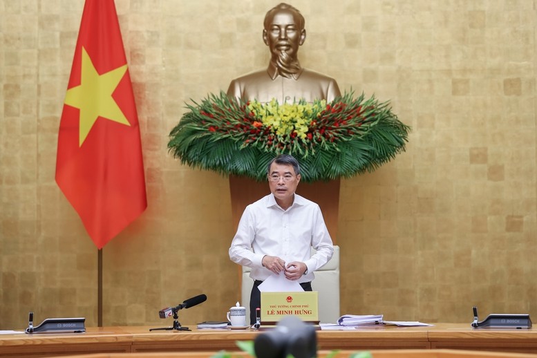 Thủ tướng yêu cầu trong tháng 6, Bộ Tài chính trình đề án phát triển thị trường chứng khoán, huy động các quỹ đầu tư - Ảnh: VGP/Nhật Bắc