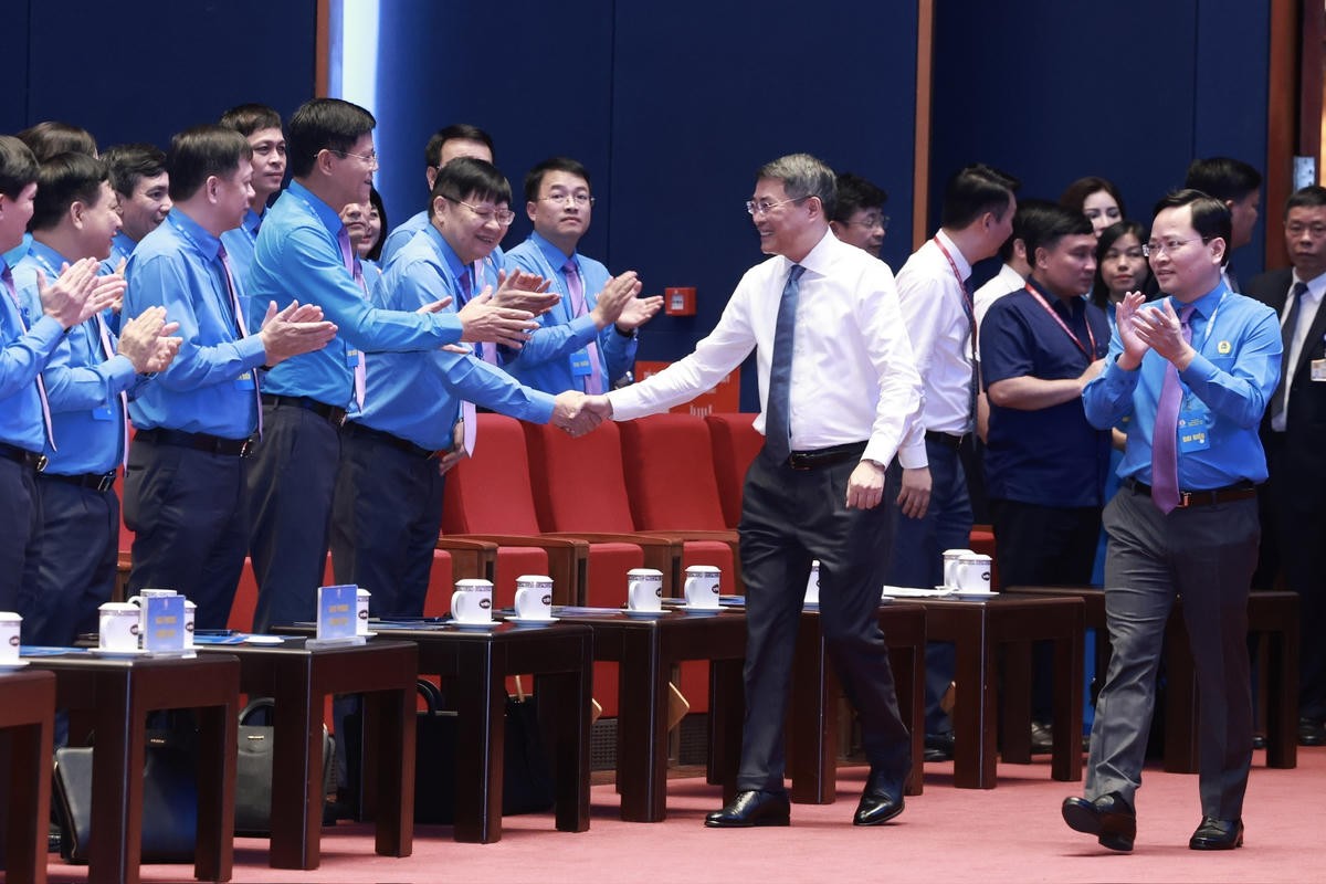 Thủ tướng Chính phủ Lê Minh Hưng tới tham gia Chương trình Thủ tướng Chính phủ trao đổi, thảo luận với đại biểu dự Đại hội XIV Công đoàn Việt Nam. Ảnh: Quang Vinh