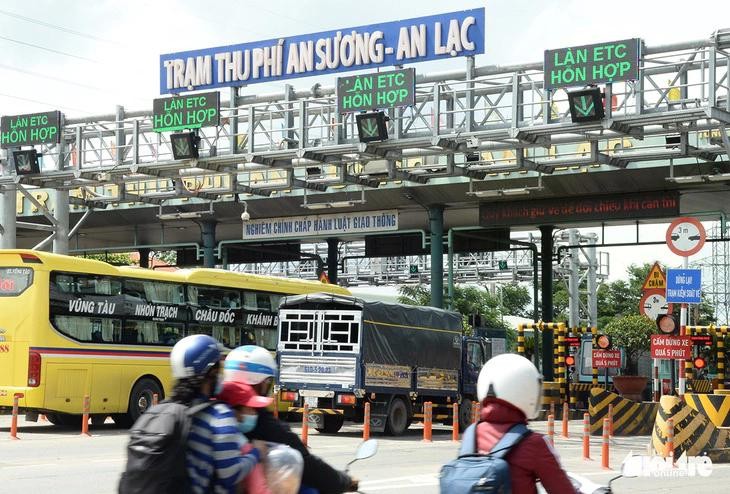 Trạm thu phí lắp hệ thống ETC tại TP.HCM - Ảnh: T.L.