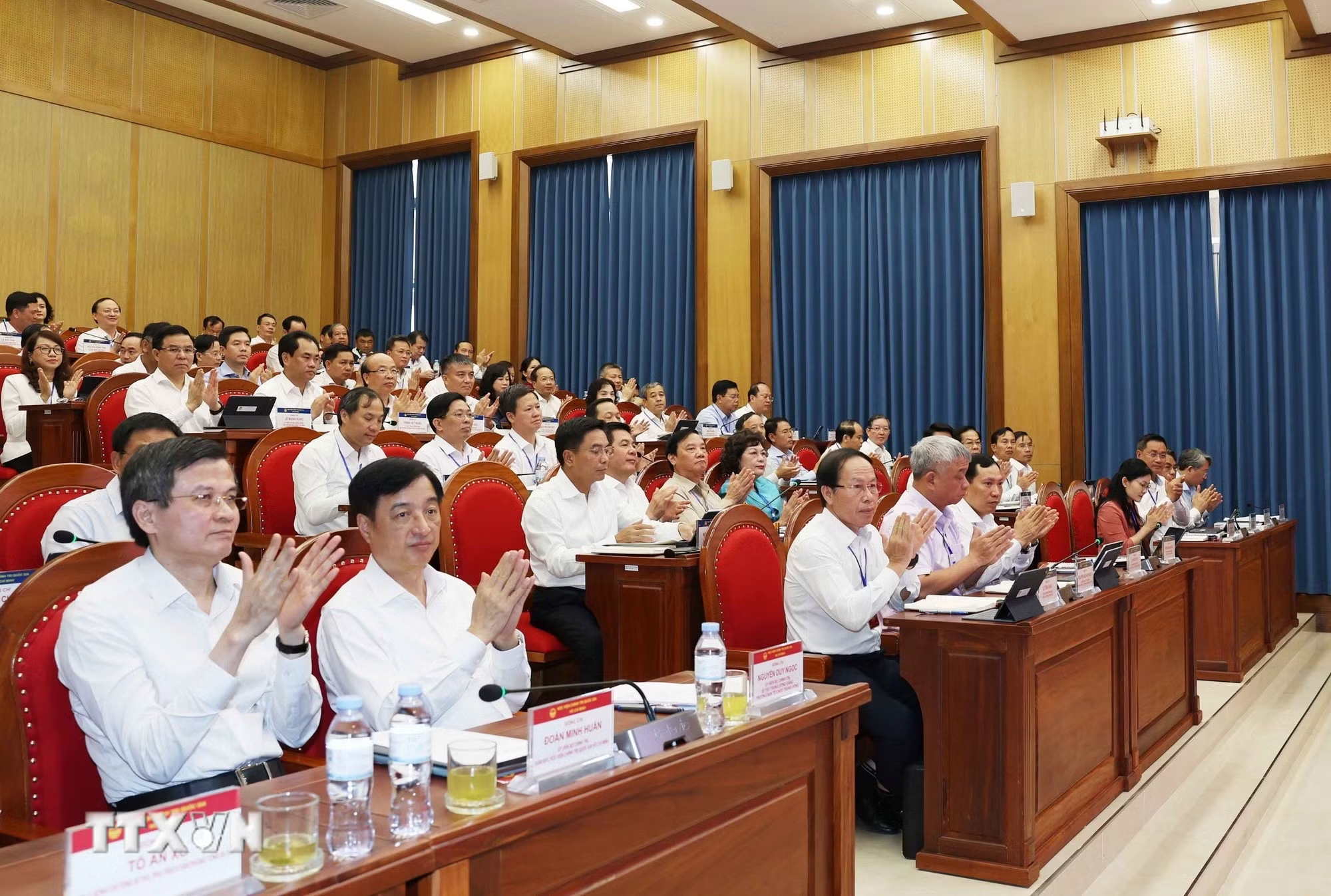 ttxvn-tong-bi-thu-chu-tich-nuoc-truyen-dat-chuyen-de-ve-lanh-dao-chien-luoc-3jpg-1.png