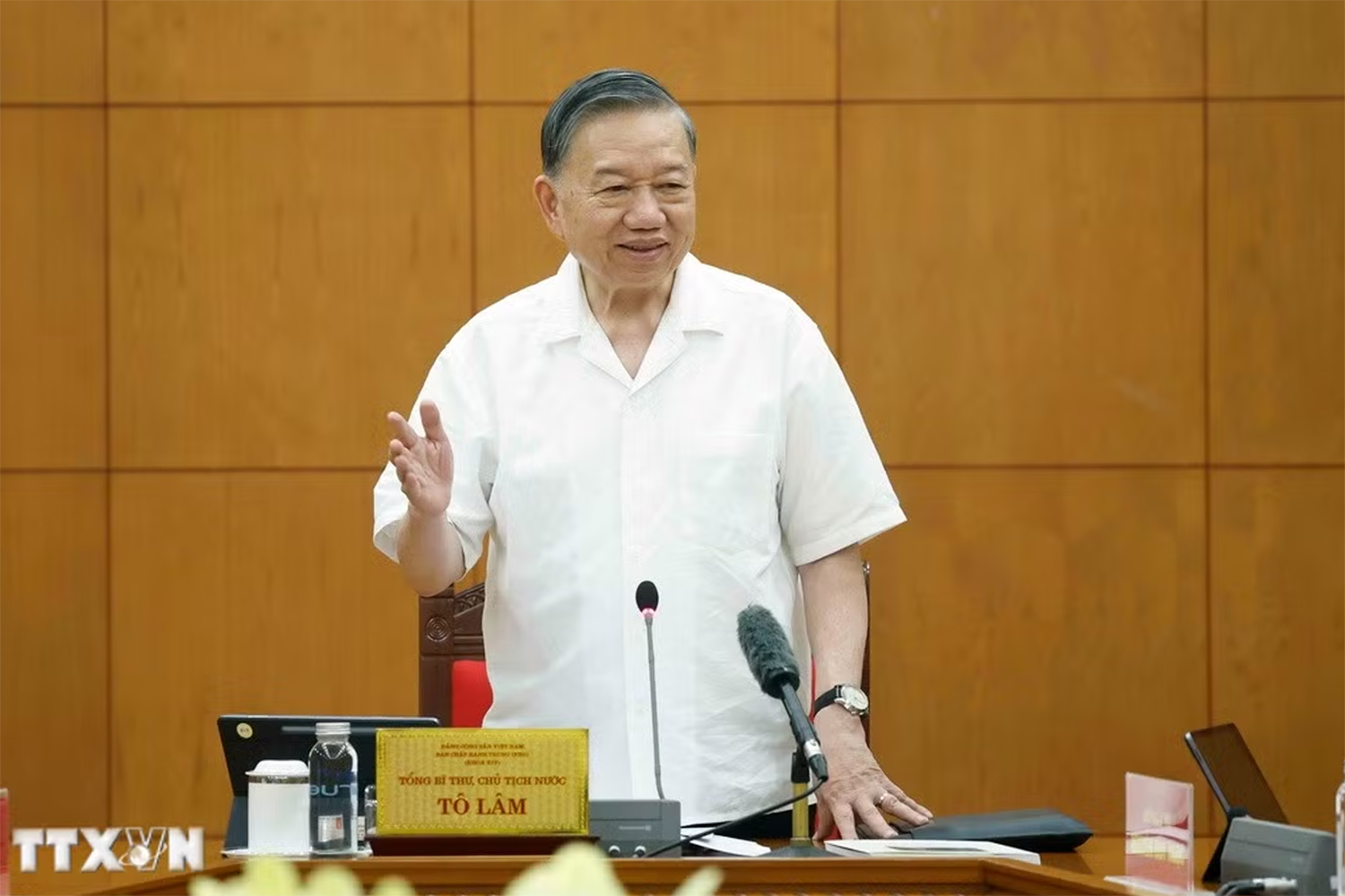 ttxvn-tong-bi-thu-chu-tich-nuoc-to-lam-4-resizejpg.png