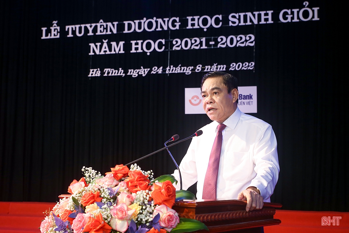 Hà Tĩnh tuyên dương học sinh giỏi năm học 2021-2022
