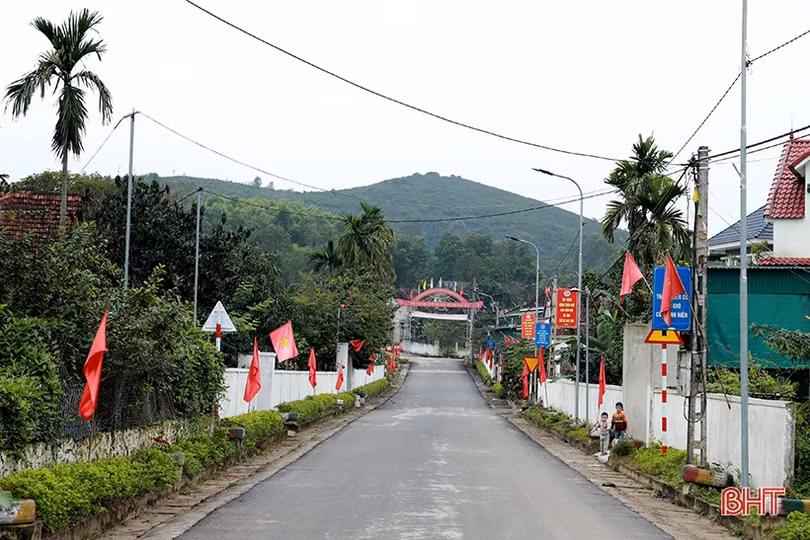 Nữ bí thư chi bộ ở Can Lộc góp sức lớn trong xây dựng khu dân cư kiểu mẫu