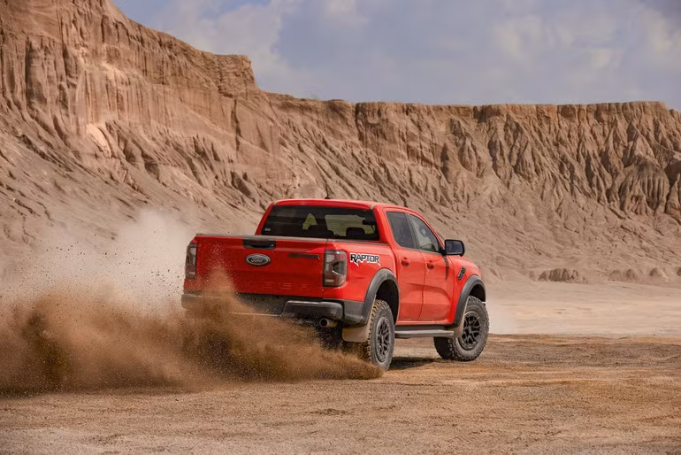 Ford Ranger Raptor thế hệ mới ra mắt, có bản V6 tăng áp kép