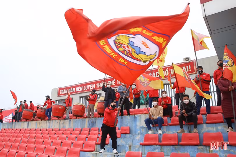 Hồng Lĩnh Hà Tĩnh xuât quân Night Wolf V.League1 - 2022