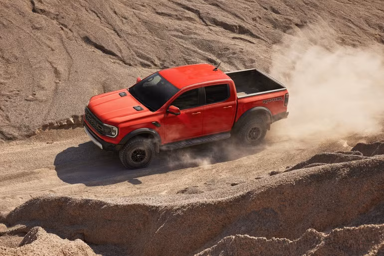Ford Ranger Raptor thế hệ mới ra mắt, có bản V6 tăng áp kép