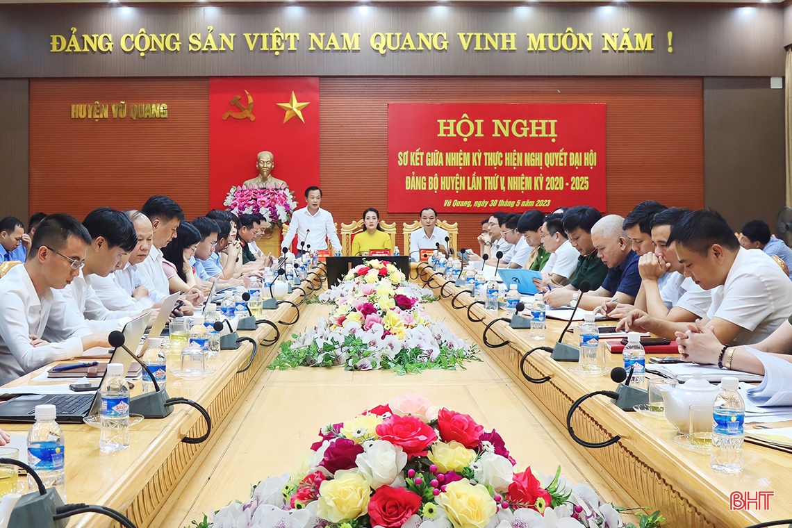 Vũ Quang cần tiếp tục thực hiện hiệu quả các nghị quyết, xây dựng Đảng bộ trong sạch, vững mạnh