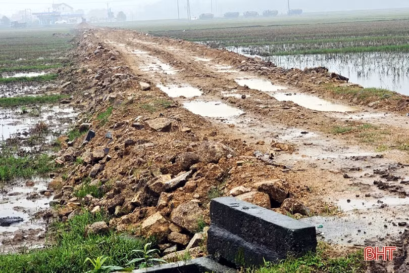 Một nhà thầu ở Cẩm Xuyên tráo vật liệu thi công so với thiết kế