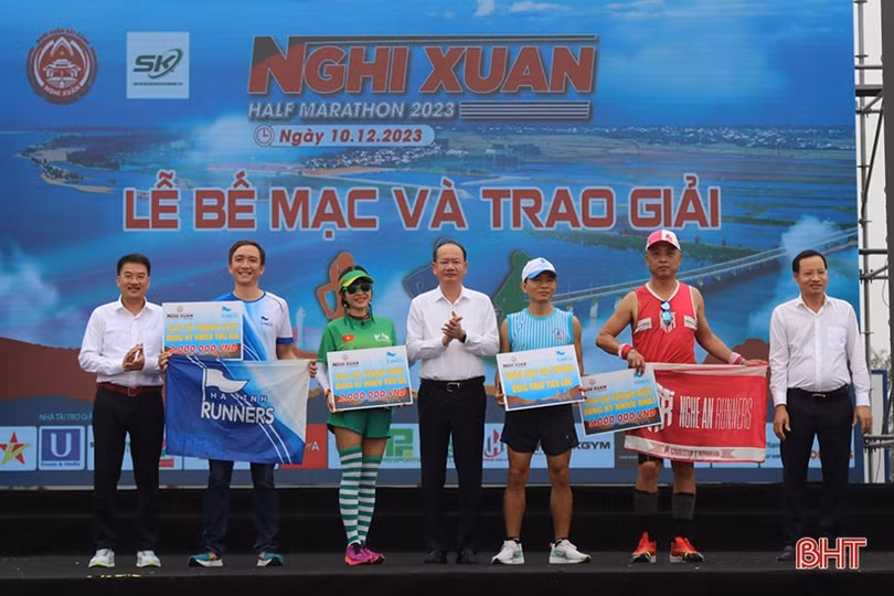 1.400 vận động viên tham gia Giải chạy Half marathon - Nghi Xuân 2023