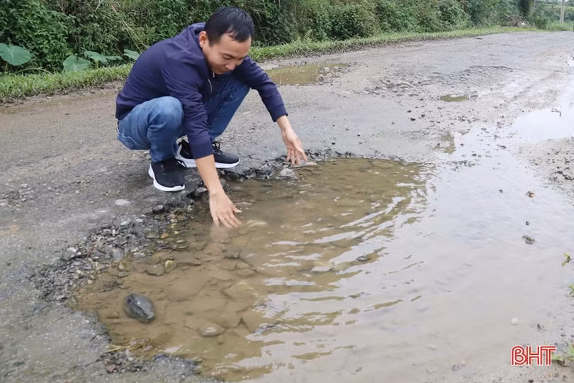Gian nan khi lưu thông trên đường “nát như tương” ở Hương Sơn