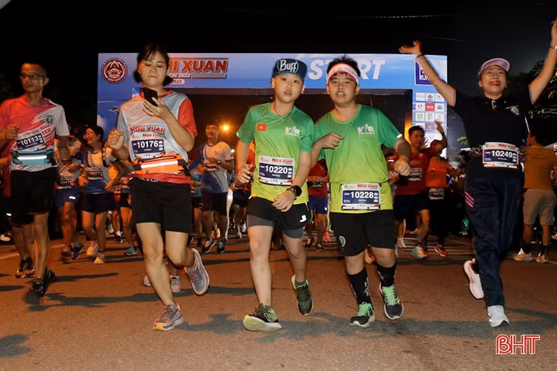 1.400 vận động viên tham gia Giải chạy Half marathon - Nghi Xuân 2023