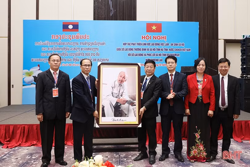 Hà Tĩnh - Bolikhămxay tăng cường hợp tác lao động việc làm, an sinh xã hội
