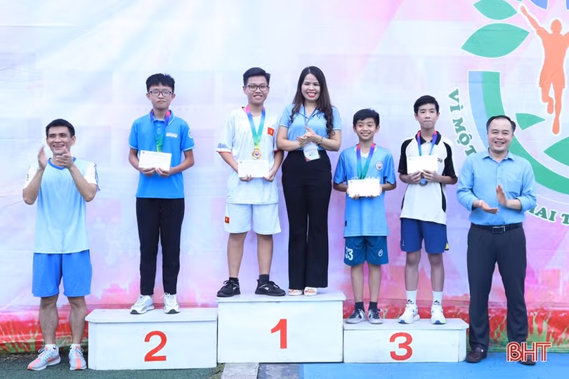 Sôi nổi giải chạy hưởng ứng “Ngày Chủ nhật không dạy thêm, học thêm”