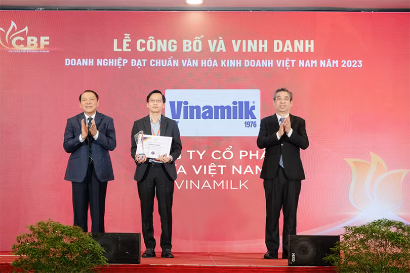 Vinamilk- doanh nghiệp đạt chuẩn văn hóa kinh doanh Việt Nam”