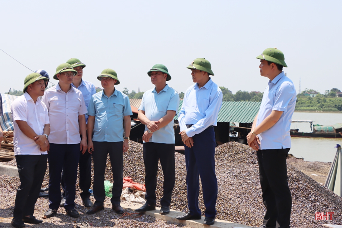 Chủ tịch UBND tỉnh: Sớm đề xuất Bộ NN&PTNT bổ sung hệ thống lan can tuyến kênh Linh Cảm