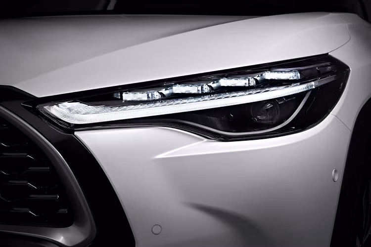 Toyota Corolla Cross 2022 ra mắt, trang bị tốt hơn