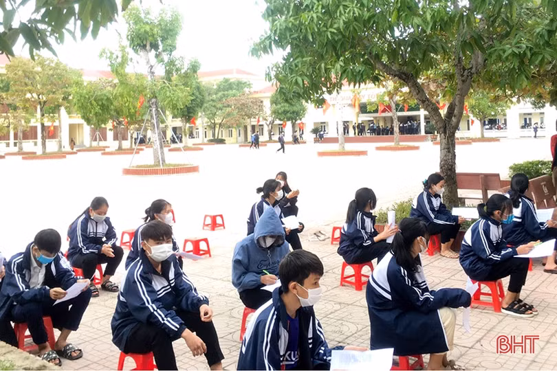 Các địa phương tiêm vắc-xin phòng COVID-19 cho người từ 15 đến dưới 18 tuổi