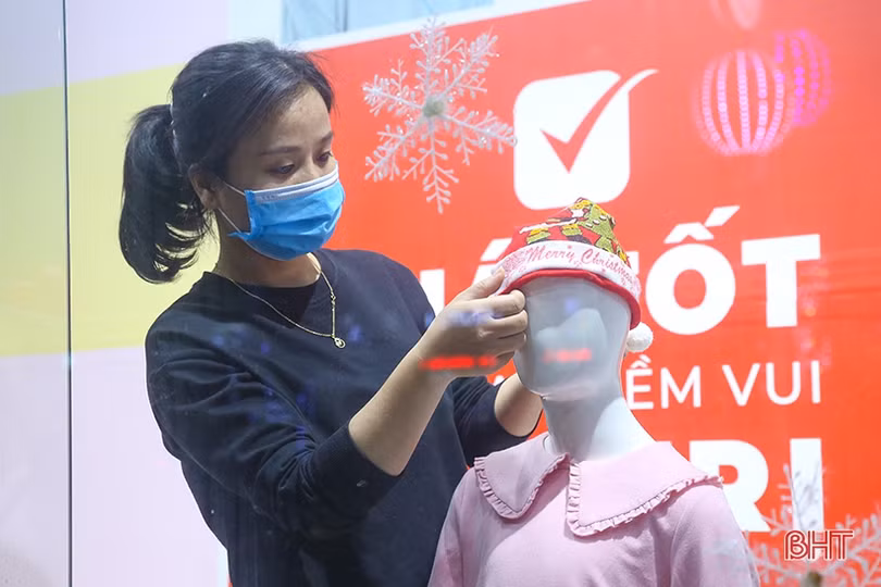 Thành phố Hà Tĩnh lung linh sắc màu đón Giáng sinh 