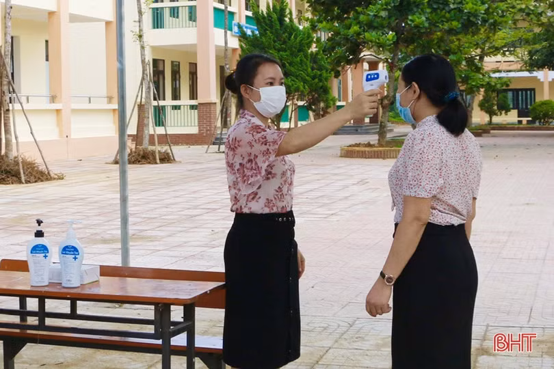 Các địa phương ở Hà Tĩnh khai giảng năm học mới 2021 - 2022 qua màn hình tivi