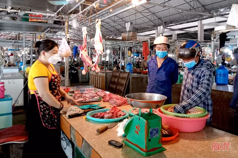 Nhịp sống bình thường mới ở thị xã dưới chân núi Hồng