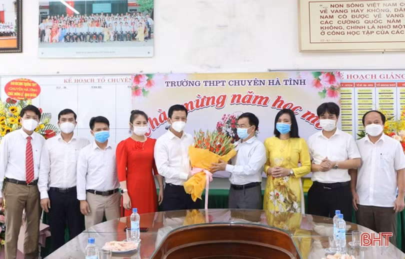 Các địa phương ở Hà Tĩnh khai giảng năm học mới 2021 - 2022 qua màn hình tivi