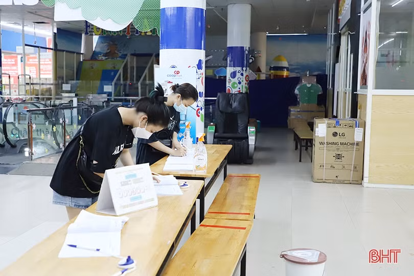 Siêu thị, trung tâm thương mại ở TP. Hà Tĩnh vắng khách dịp lễ 2/9