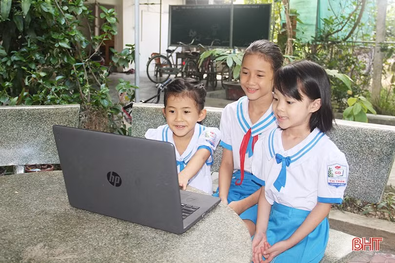 Các địa phương ở Hà Tĩnh khai giảng năm học mới 2021 - 2022 qua màn hình tivi